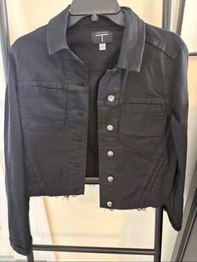 Tahari Cropped Jean Jacket